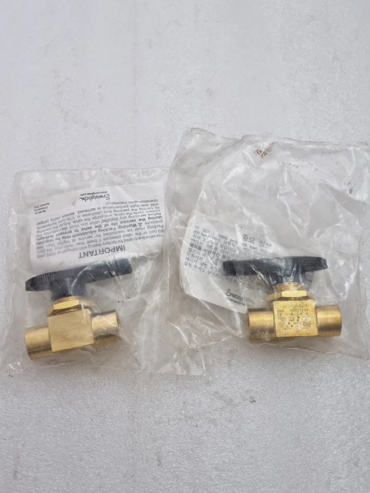 New Swagelok B-43F4 Brass 40 Series Ball Valve B43F4